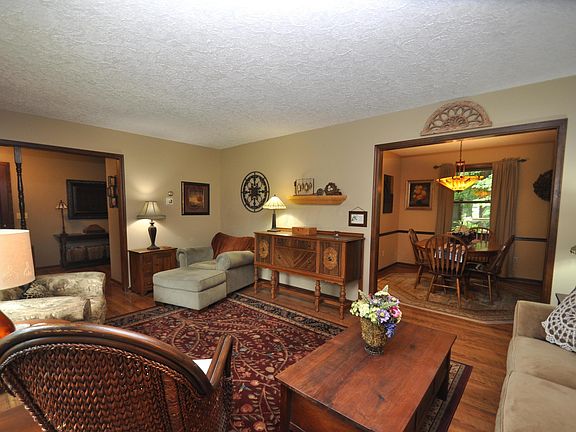 5th image of 8855 Woodcutters Ln