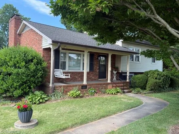 1132 Glennview Dr, Kernersville, NC 27284