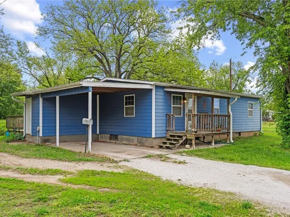 301 S Hickory St, Cherryvale, KS 67335