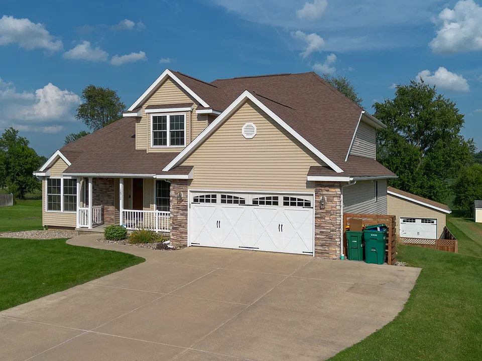 12912 Silver Spring Ln