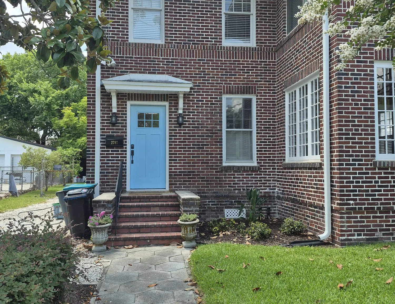 3 bed, 1984 sqft, $3,000 — Photo 1
