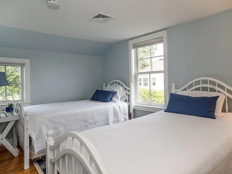 43 Soundview Ave — Photo 32