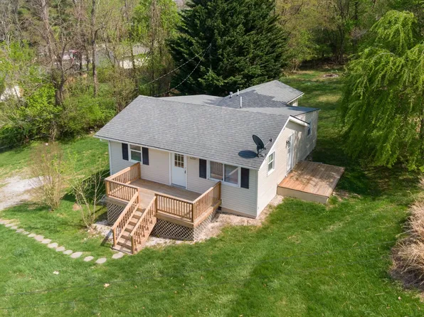 822 14th St, Radford, VA 24141