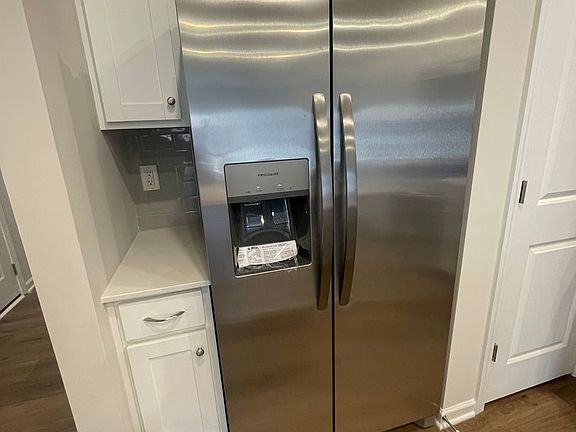 3rd image of 30 Fern Hill Ln