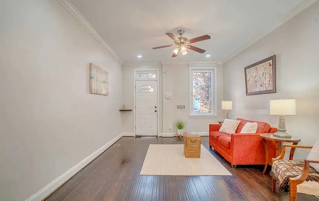 3 bed, 2016 sqft, $2,495 — Photo 4