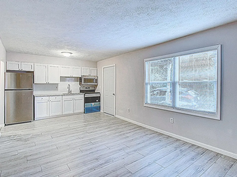 1004 Derwood Ct