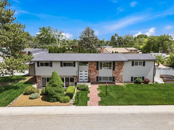 7475 W Cherrywood Dr, Boise, ID 83704