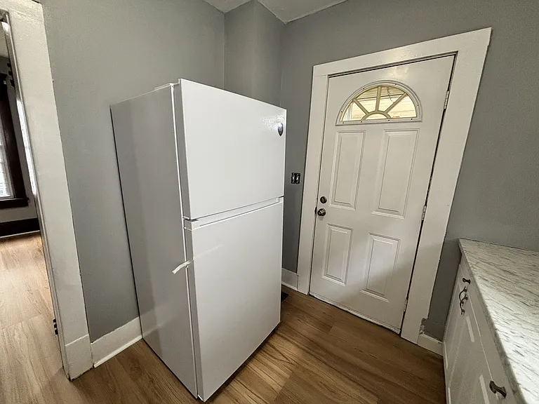 934 Green Ave SW — Photo 6