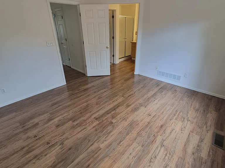 427 Hudson Ct — Photo 23
