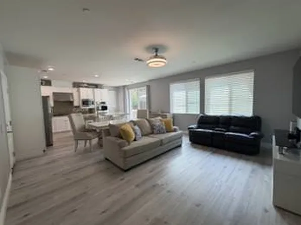 908 Terraza Mar, San Marcos, CA 92078