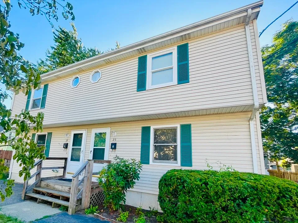 25 East St