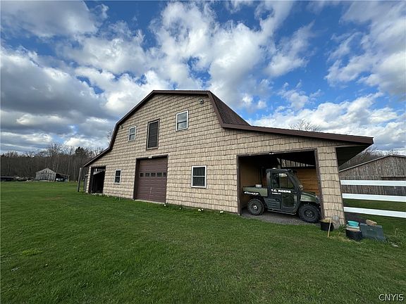 3rd image of 2076 Hillside Dr