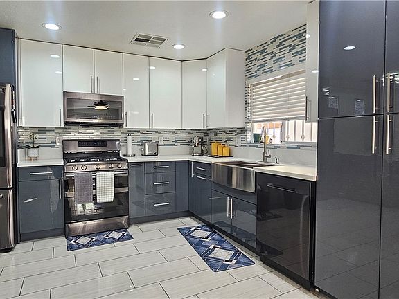 2nd image of 5256 Paradise Valley Ave
