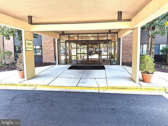 2nd image of 2921 S Leisure World Blvd N #325