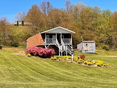 542 Volunteer Rd, Fancy Gap, VA, 24328