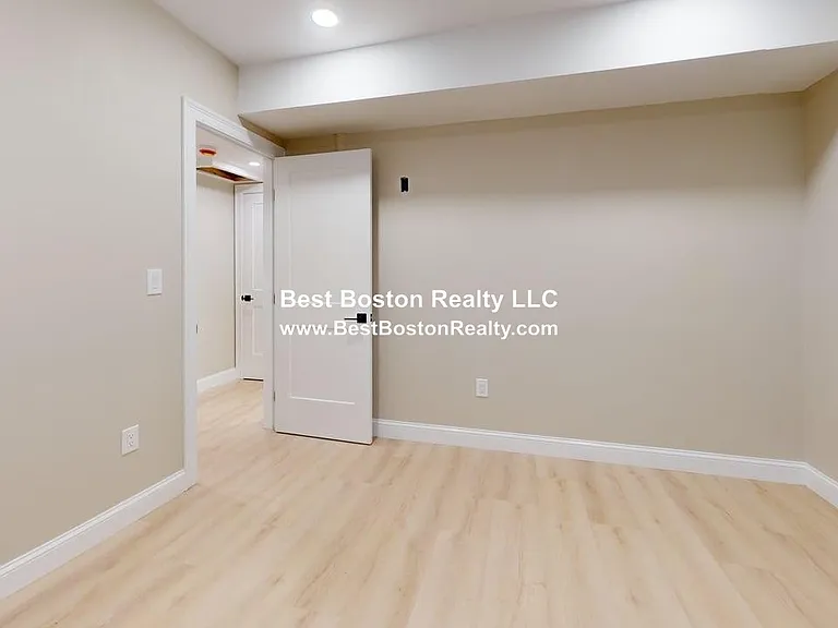 231 Highland Ave #1 — Photo 18