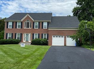 1176 Bandy Run Rd, Herndon, VA 20170