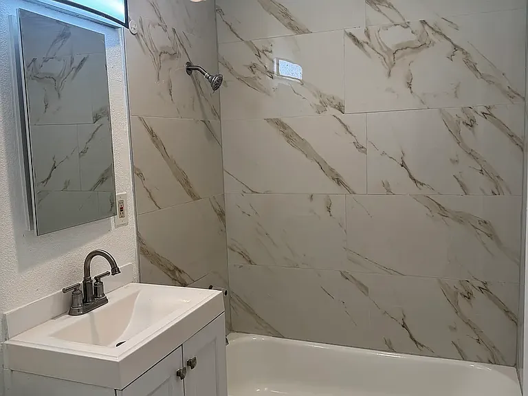 995 S Smith Ave #2 — Photo 6