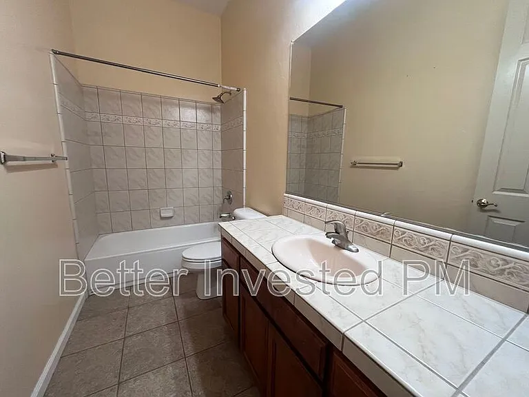 2423 Guerneville Rd — Photo 17