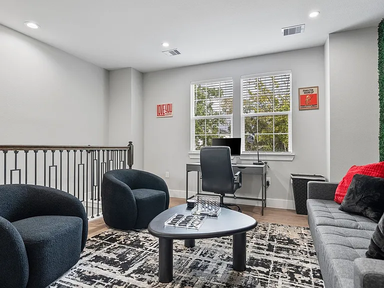 825 Paul Quinn St #B — Photo 33