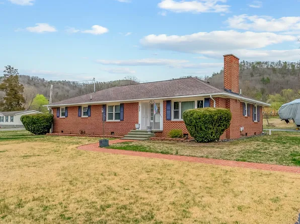 3643 Gazebo Dr, Shawsville, VA 24162
