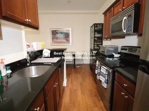 50 Craigie St APT 5, Somerville, MA 02143