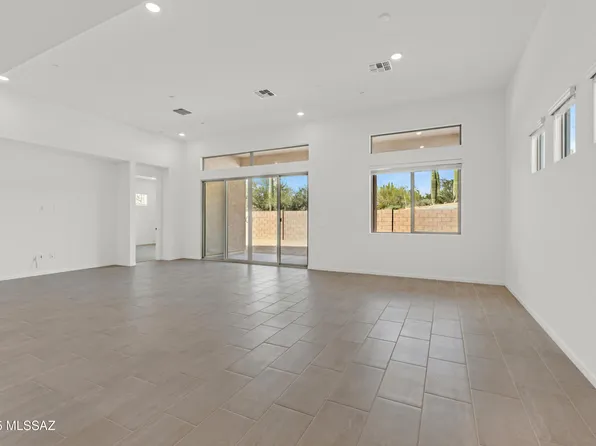 14733 N Blue Juniper Ln, Marana, AZ 85658