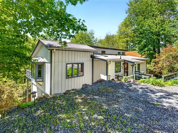 334 Harbor Lake Road, Newland, NC 28657