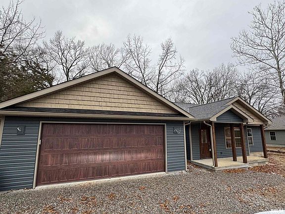 3rd image of 214 Saddie Ln