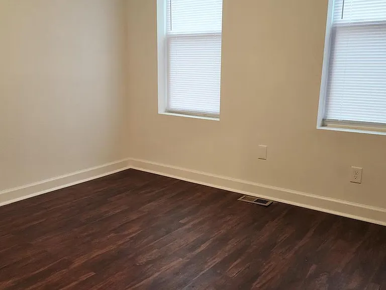417 Irving St NW — Photo 8