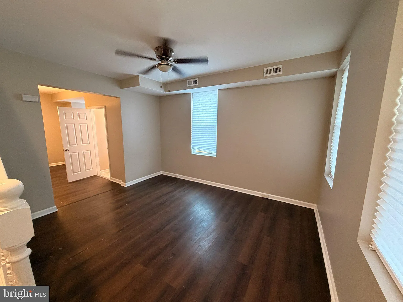 3 bed, 3.0 bath, 1280 sqft, $1,600 — Photo 3