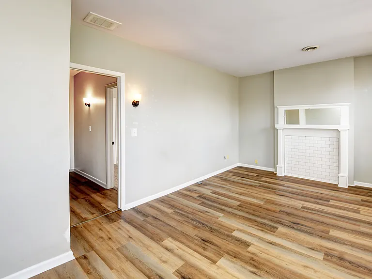 1445 E Main St #A — Photo 25