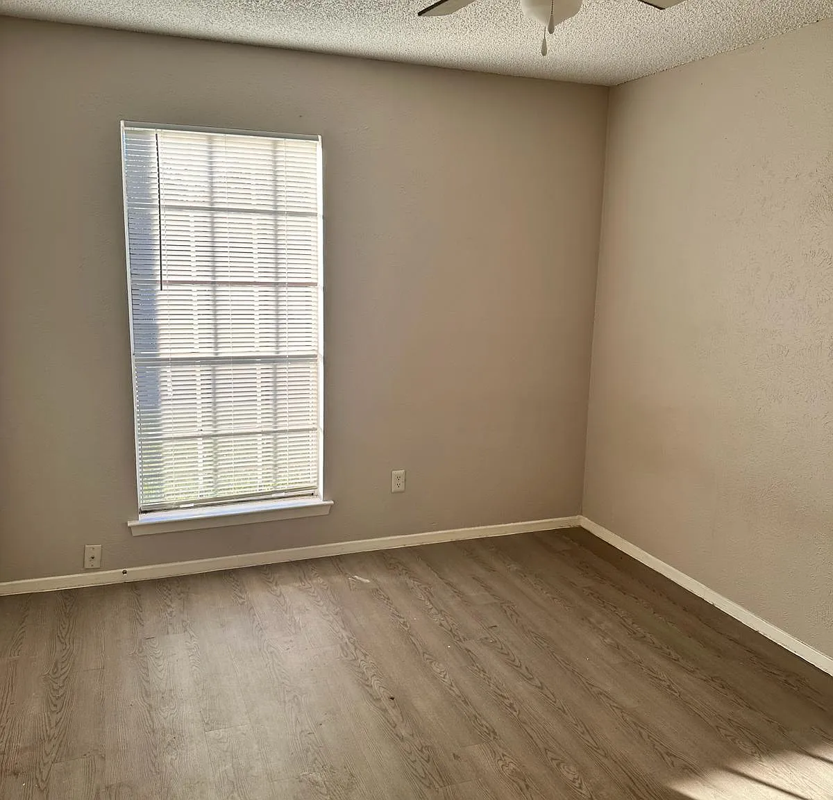 1211 Neptune Drive - 1 — Photo 3