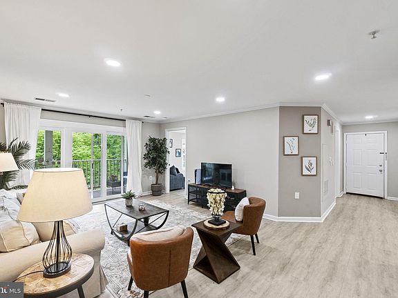 2nd image of 15301 Diamond Cove Ter #8-J