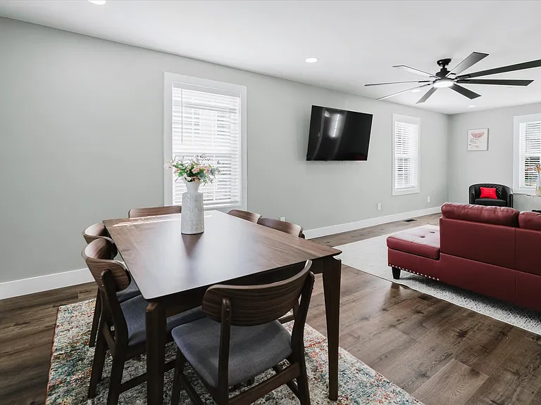 1210 Washtenaw Ave — Photo 12