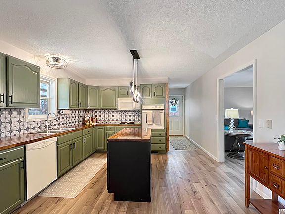 4th image of 184 Oakcrest Dr