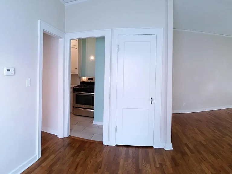 102 E Prescott Ave — Photo 8