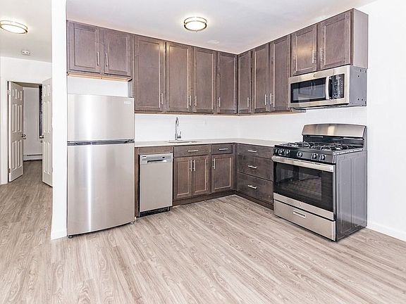 3rd image of 25 Jefferson St #1