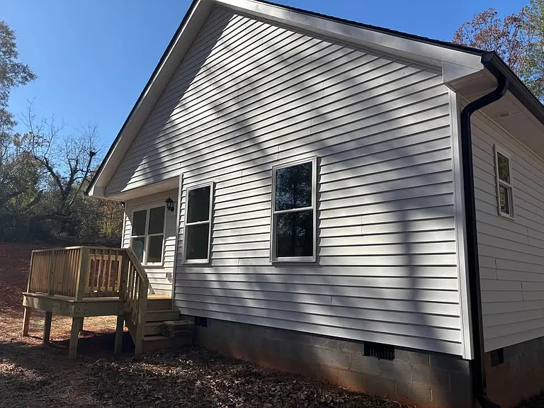 213 Carswell Dr — Photo 5