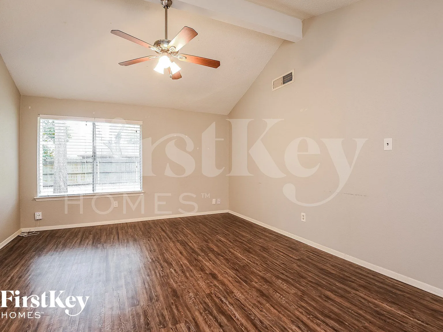 3 bed, 2.0 bath, 1106 sqft, $1,720 — Photo 3