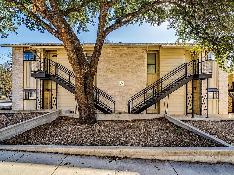 4 Plex