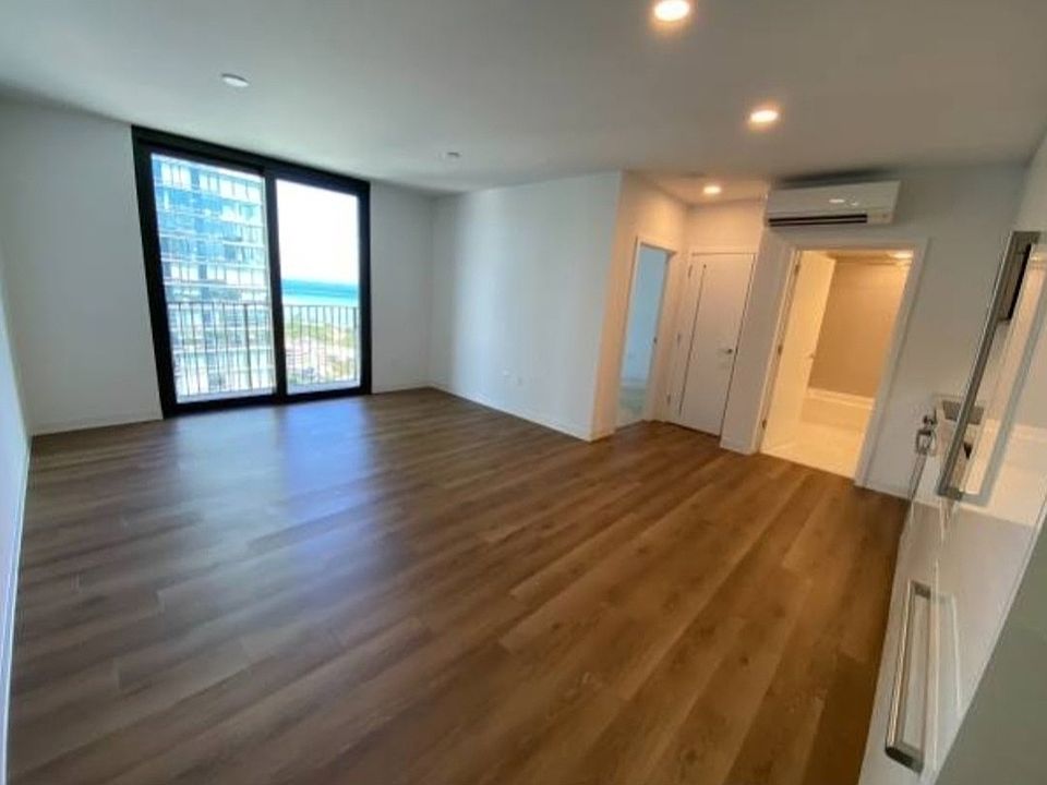 1st image of 970 Queen St #1604