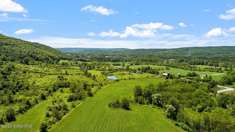 3rd image of 54 Brownell Hollow Rd