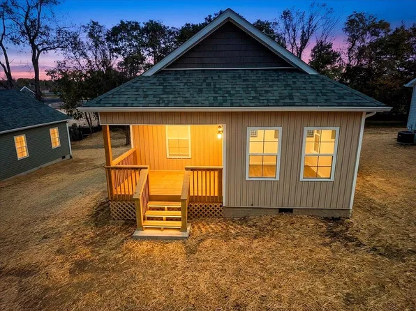 115 Ferry Ct, Pulaski, VA 24301