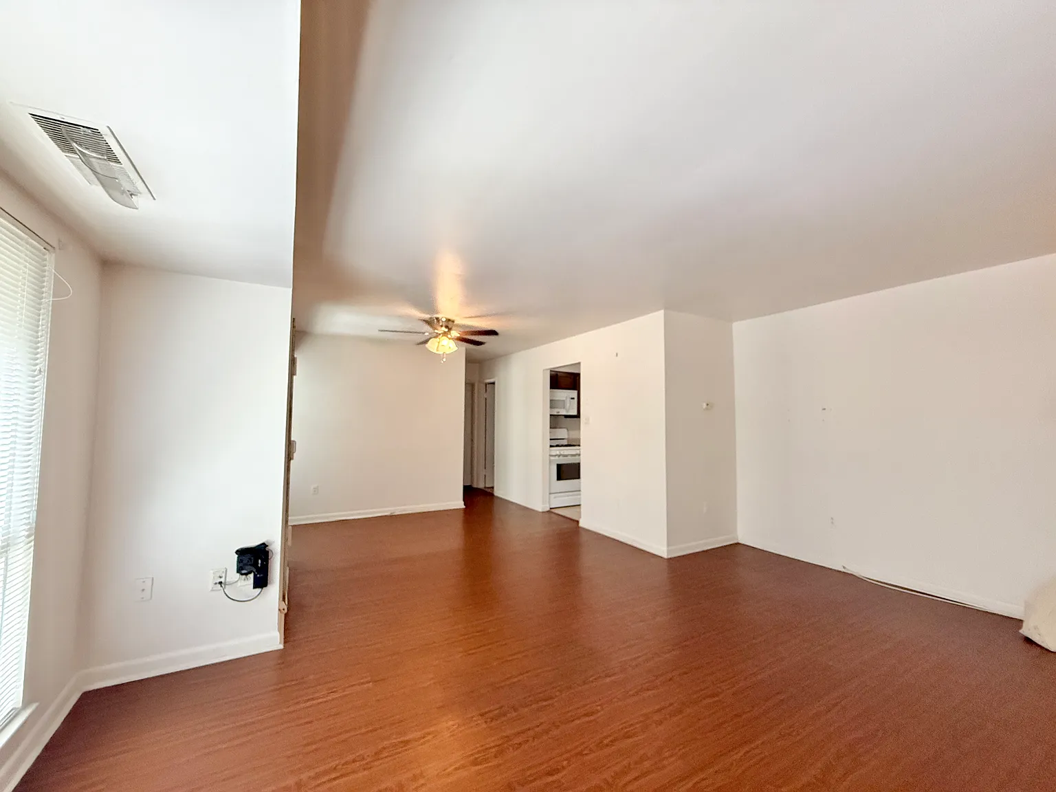 2 bed, 938 sqft, $1,825 — Photo 4