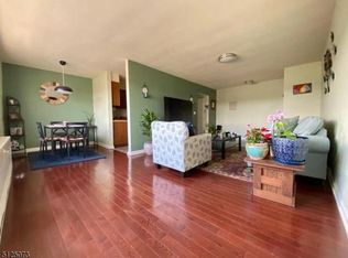 6 Hillside Ave #3J, Nutley, NJ 07110