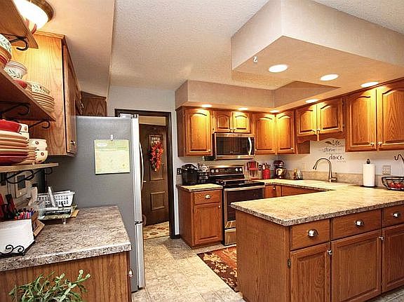 5th image of 531 Windsor Dr