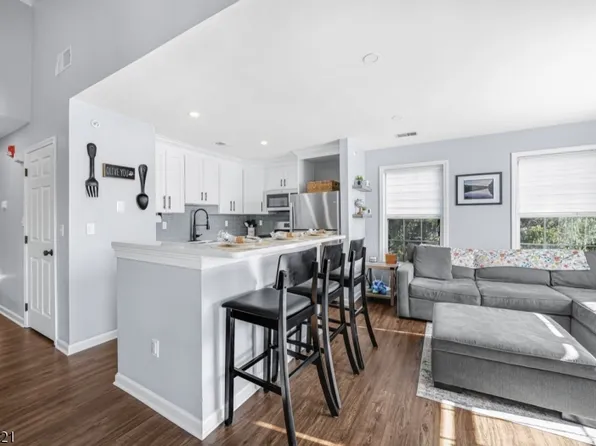 322 Cambridge Dr, Butler Boro, NJ 07405