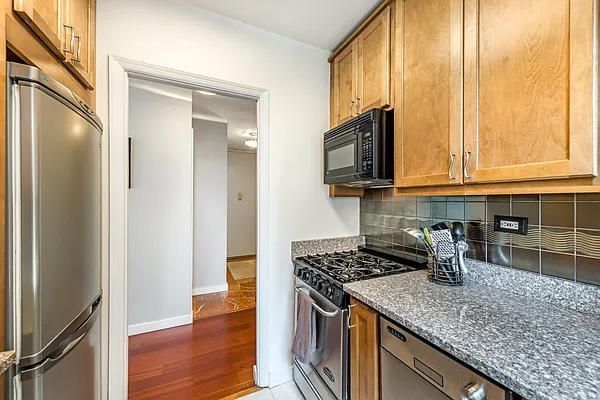 Sold by Compass | media 6