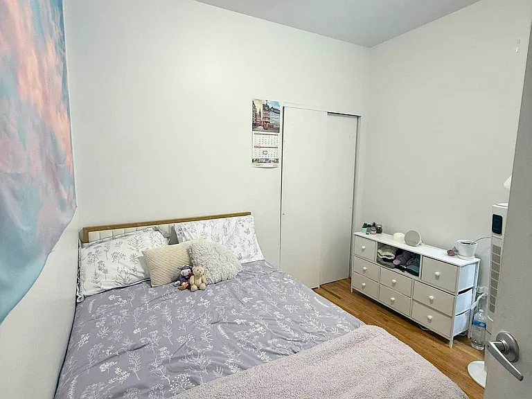415 W 52nd St #3B — Photo 15